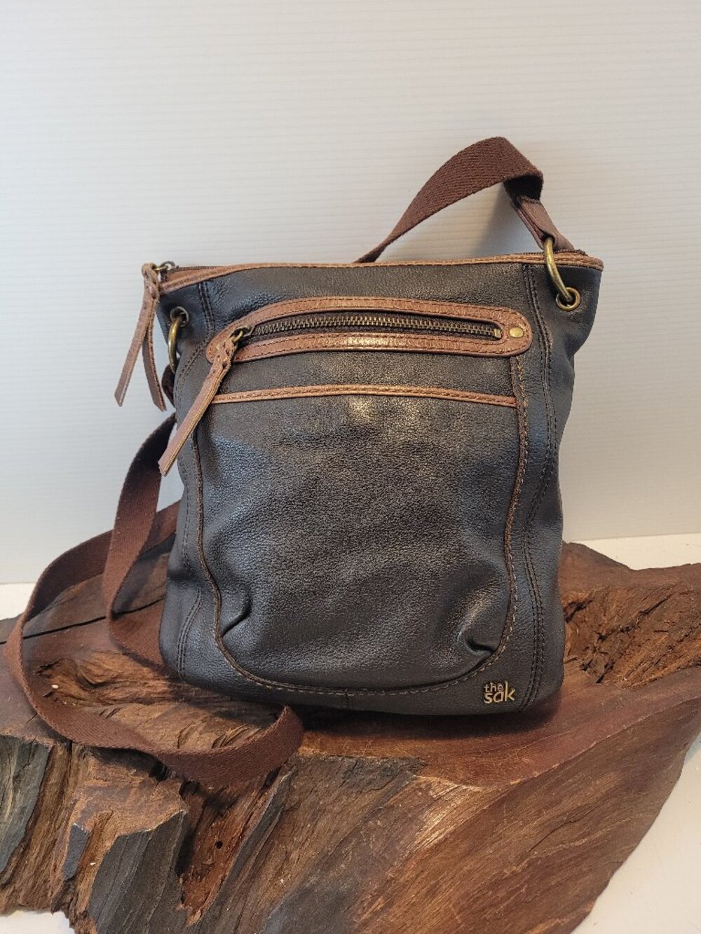 Y2K The Sak Pebbled 2 Tone Chocolate Brown Leather Crossbody Bag